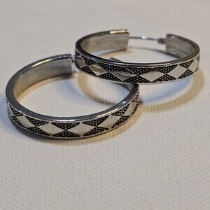Lucky brand Thick patterned Silver Tone Hoop Earrings New!